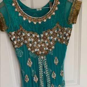 Teal Indians outfit